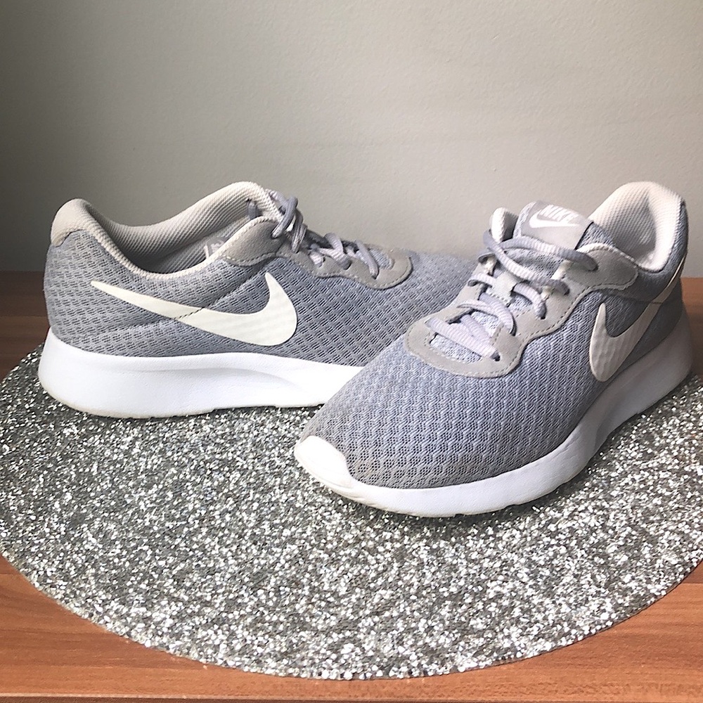 NIKE Tanjun Running Shoes size 6